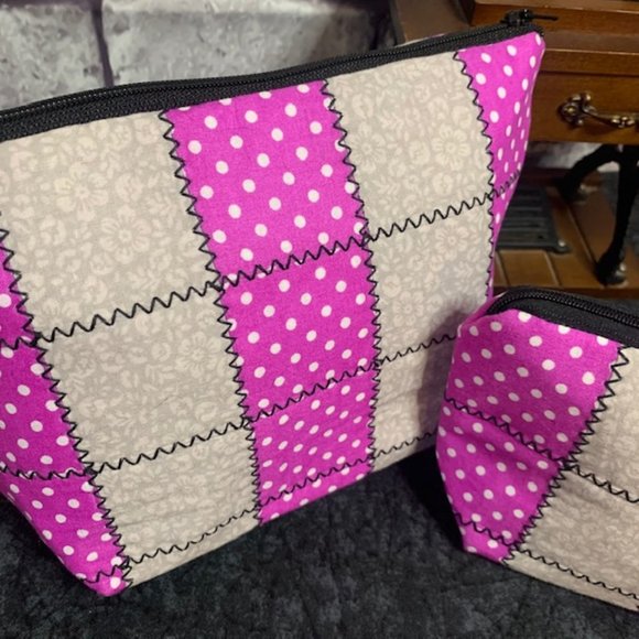 🎉Host Pic🎉 Set Of 2 Handmade Quilted Makeup Bags - Picture 2 of 9